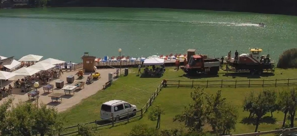 Tragedia al lago di Lavarone: ritrovato il corpo del 17enne Willy, annegato dopo un tuffo dal pedalò